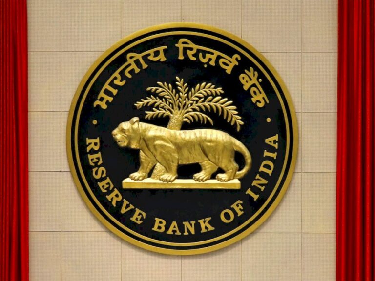 Rbi-Directs-Kotak-Mahindra-Bank-To-Cease-Issue-Of-Fresh-Credit-Cards,-Bars-Onboarding-Of-New-Online-Customers
