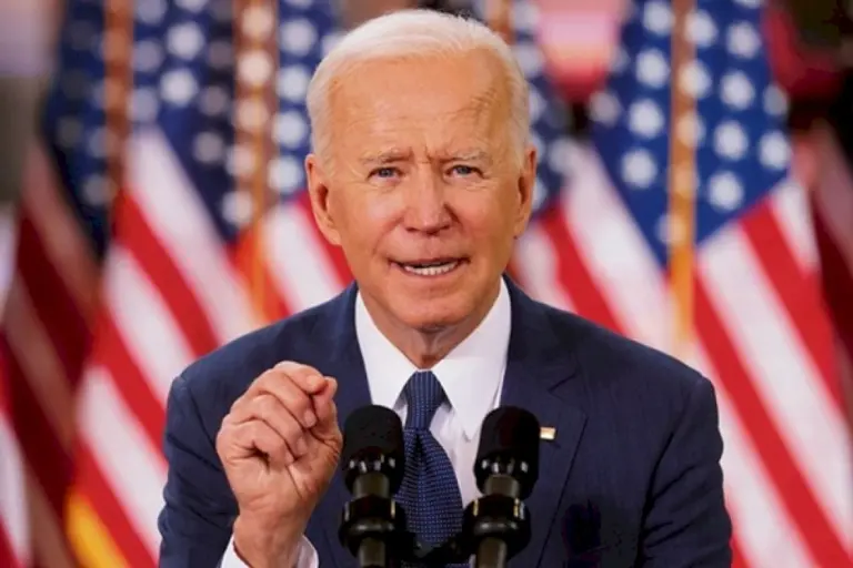 Us-President-Joe-Biden-Signs-95-Billion-Us-Dollar-Package-Of-Aid-For-Ukraine,-Israel-And-Taiwan