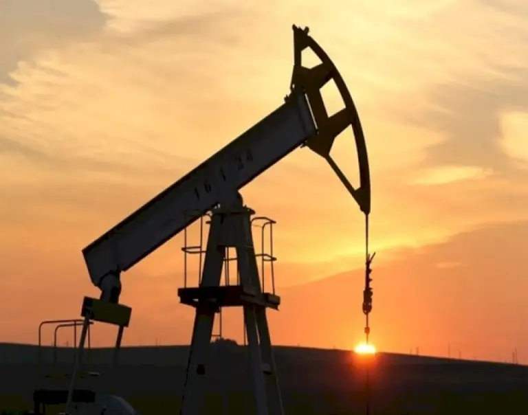 Oil-Prices-Hold-Steady-Amid-Israel-Hamas-Talks-And-Us-Interest-Rate-Focus