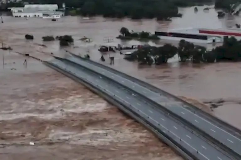 37-People-Killed-In-Deadly-Rains-&-Mudslide-In-Southern-Region-Of-Brazil
