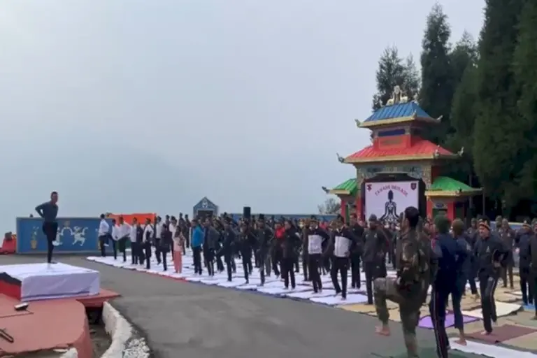 Indian-Army-Hosts-Yoga-And-Fitness-Workshop-In-Tawang,-Arunachal-Pradesh