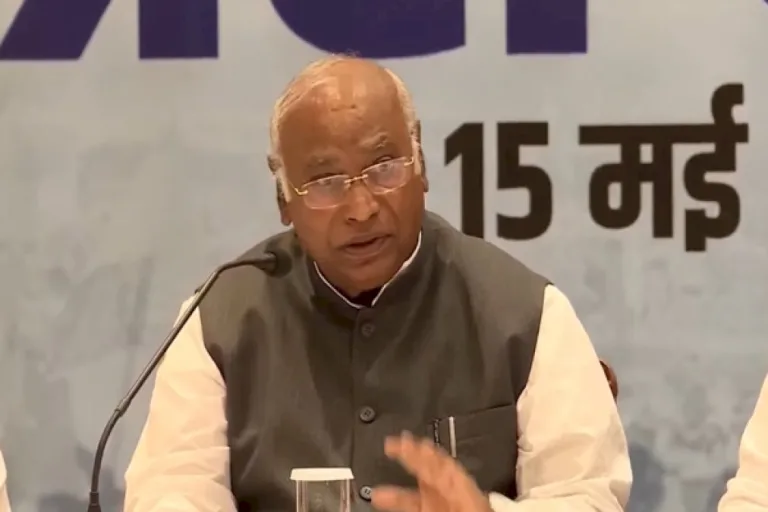 Congress-President-Mallikarjun-Kharge-Alleges-That-Despite-Education,-Youth-Are-Not-Getting-Jobs