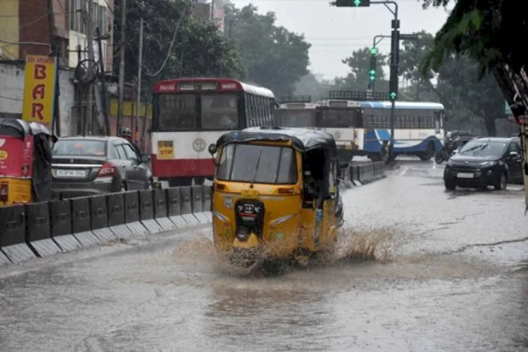 Heavy-Rain-Lashed-Hyderabad-City-And-Its-Outskirts
