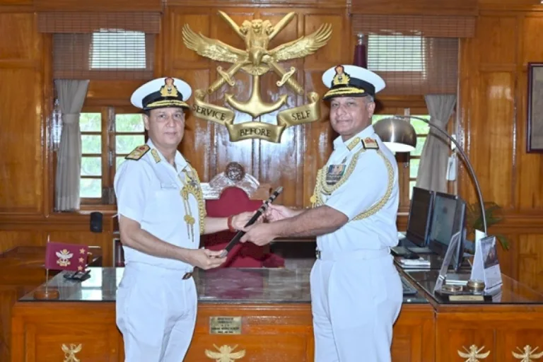 Vice-Admiral-Gurcharan-Singh-Takes-Command-Of-Nda