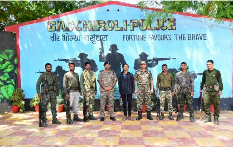 A-Naxalite-Surrenders-Before-Crpf-In-Gadchiroli