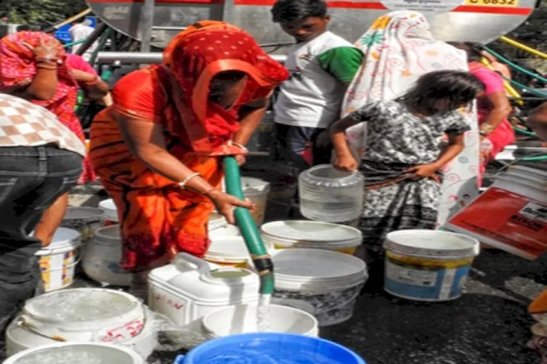 Delhi-Water-Crisis:-Sc-Orders-Urgent-Meeting-Of-Yamuna-River-Board